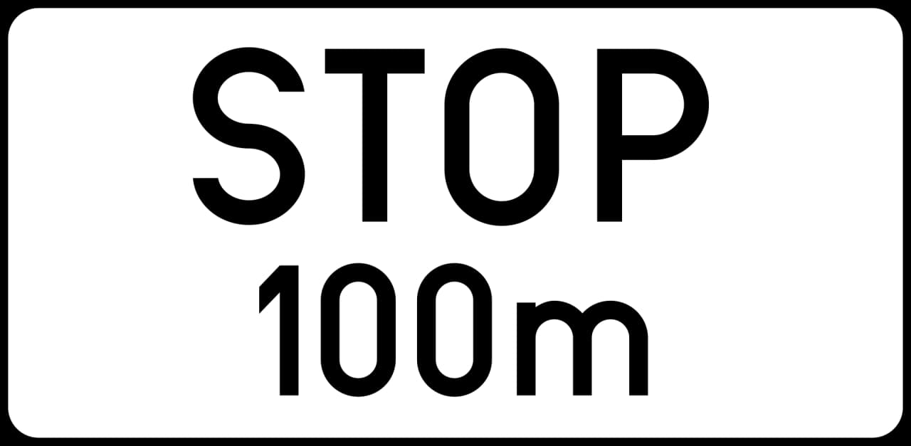 c - Panel de anuncio de señal de STOP señal de tráfico