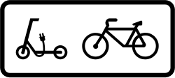 S-880f - Signaling application to cycles and electric scooters road sign