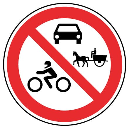 C4c - Znak C4c - Zakaz ruchu dla samochodów, motocykli i pojazdów zaprzęgowych znak drogowy